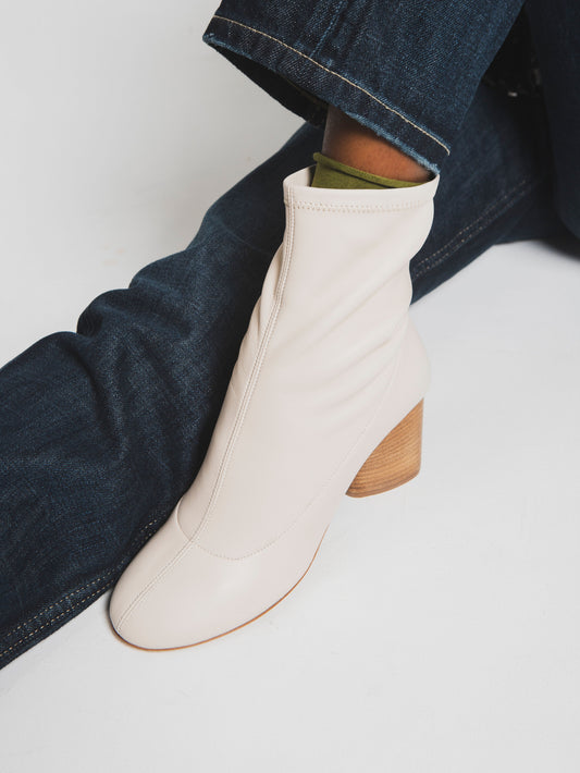 Lucia - Ivory stretch leather ankle boots - Image number 7