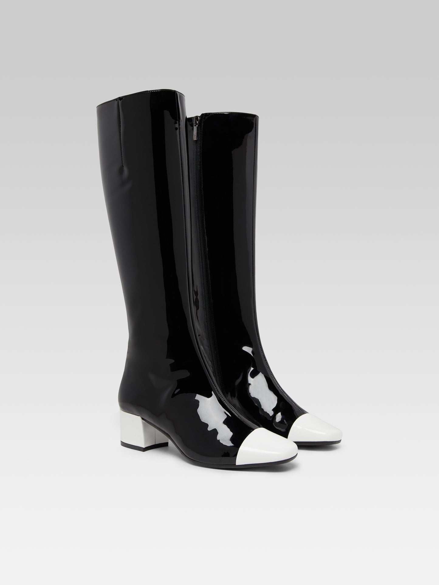 Malaga - Black and white patent leather boots