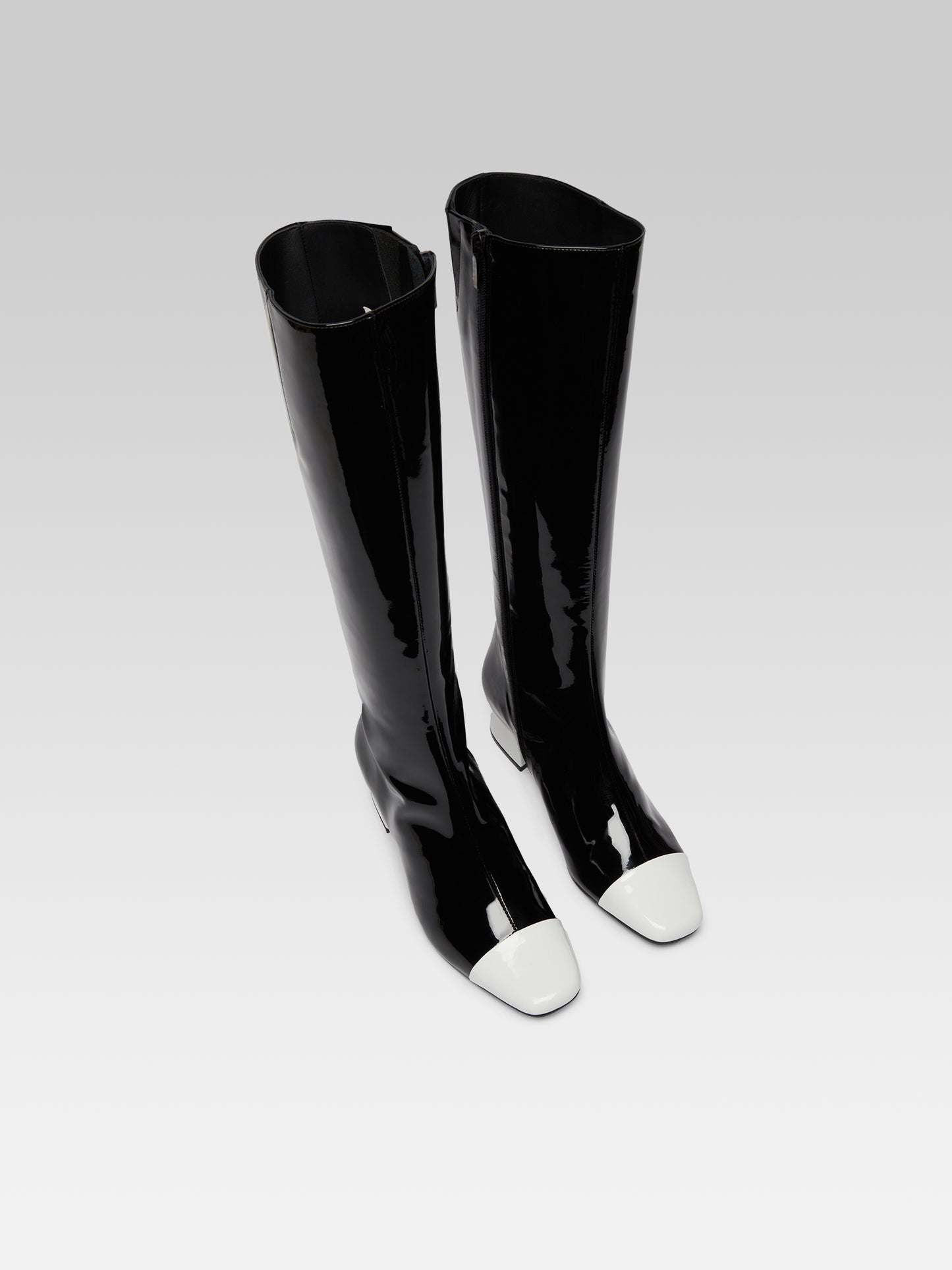 Malaga - Black and white patent leather boots