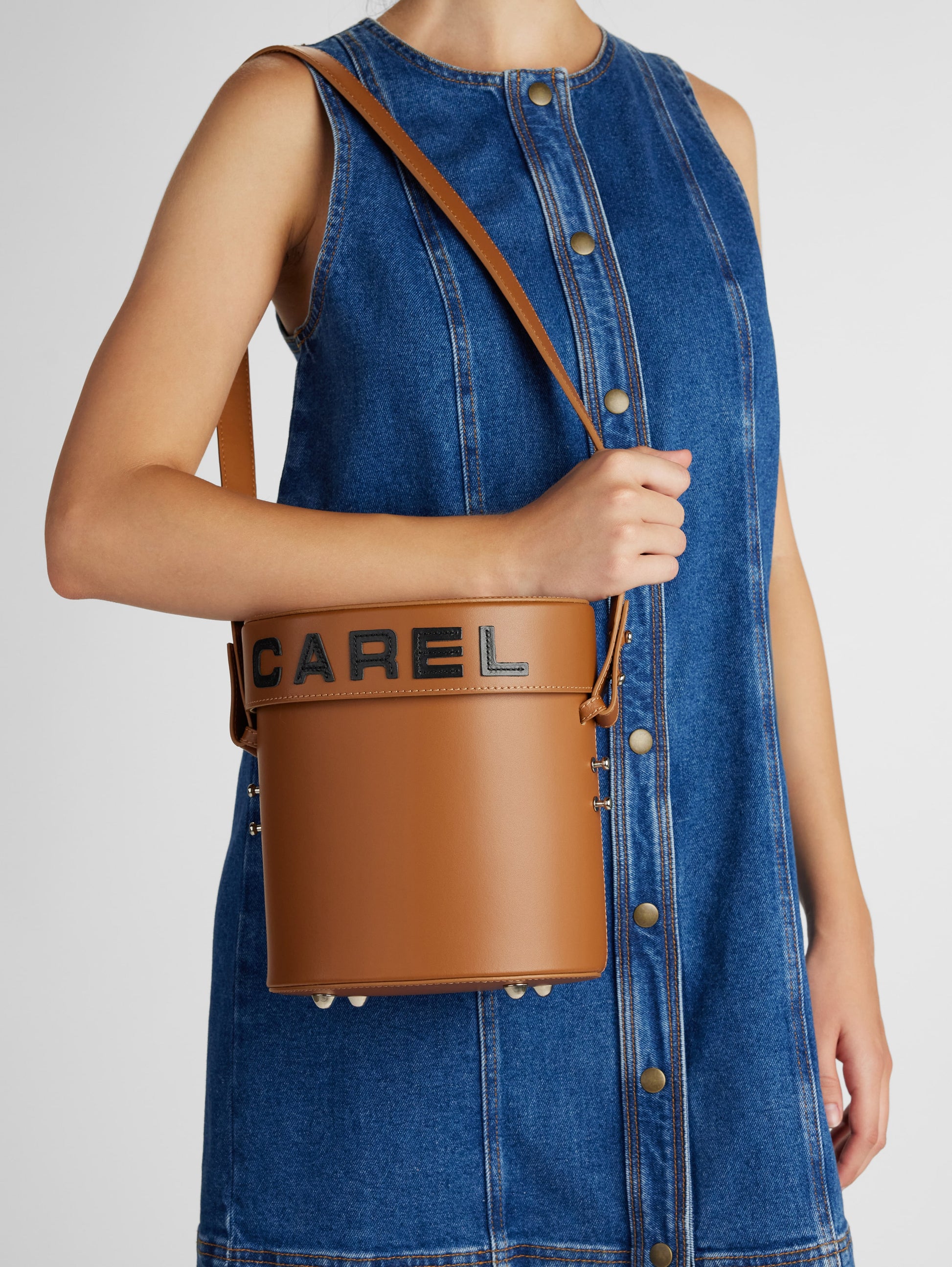 Bibi - Brown leather bucket bag - Image number 3