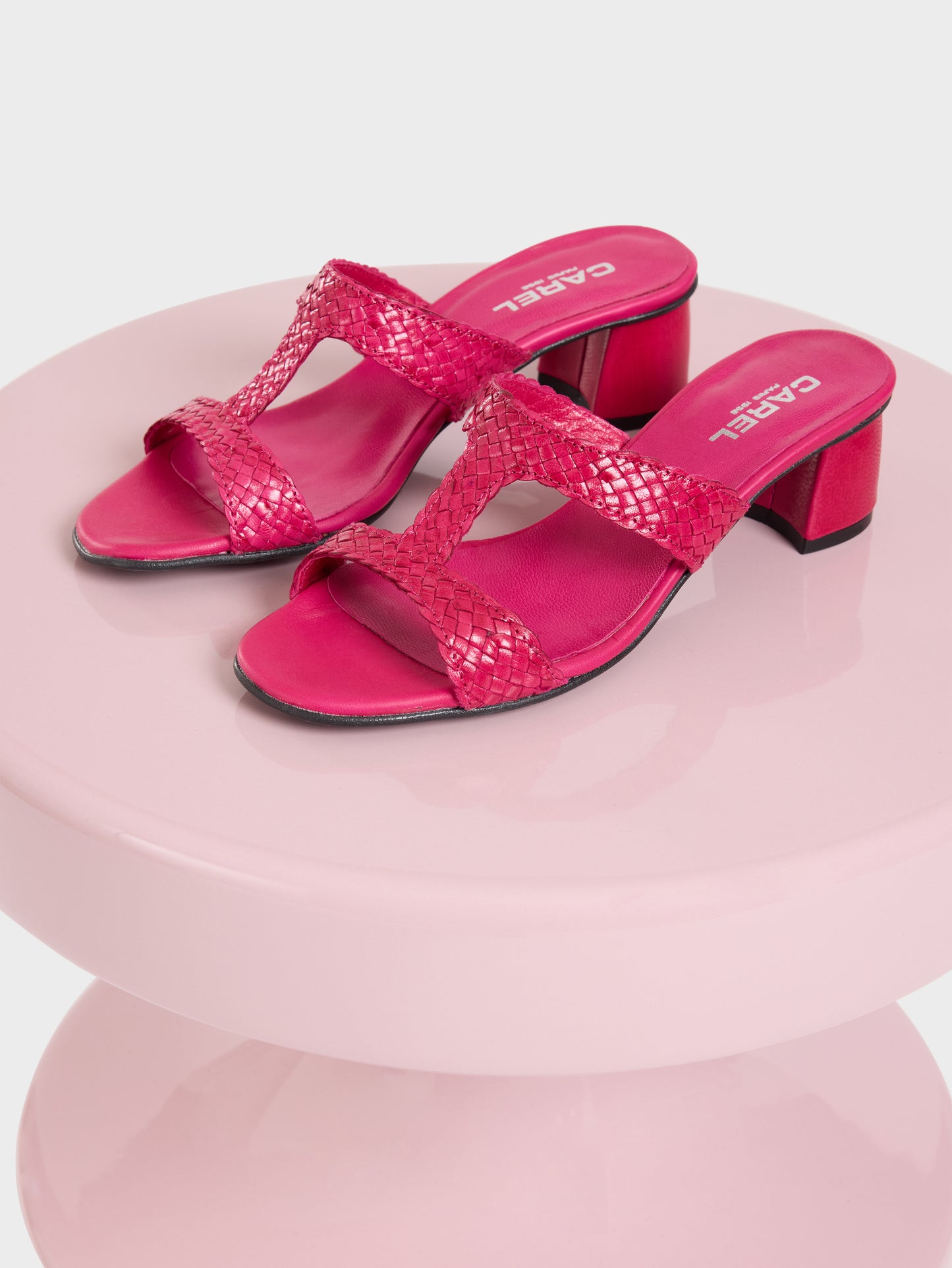 Pyramide T - Pink braided leather mules