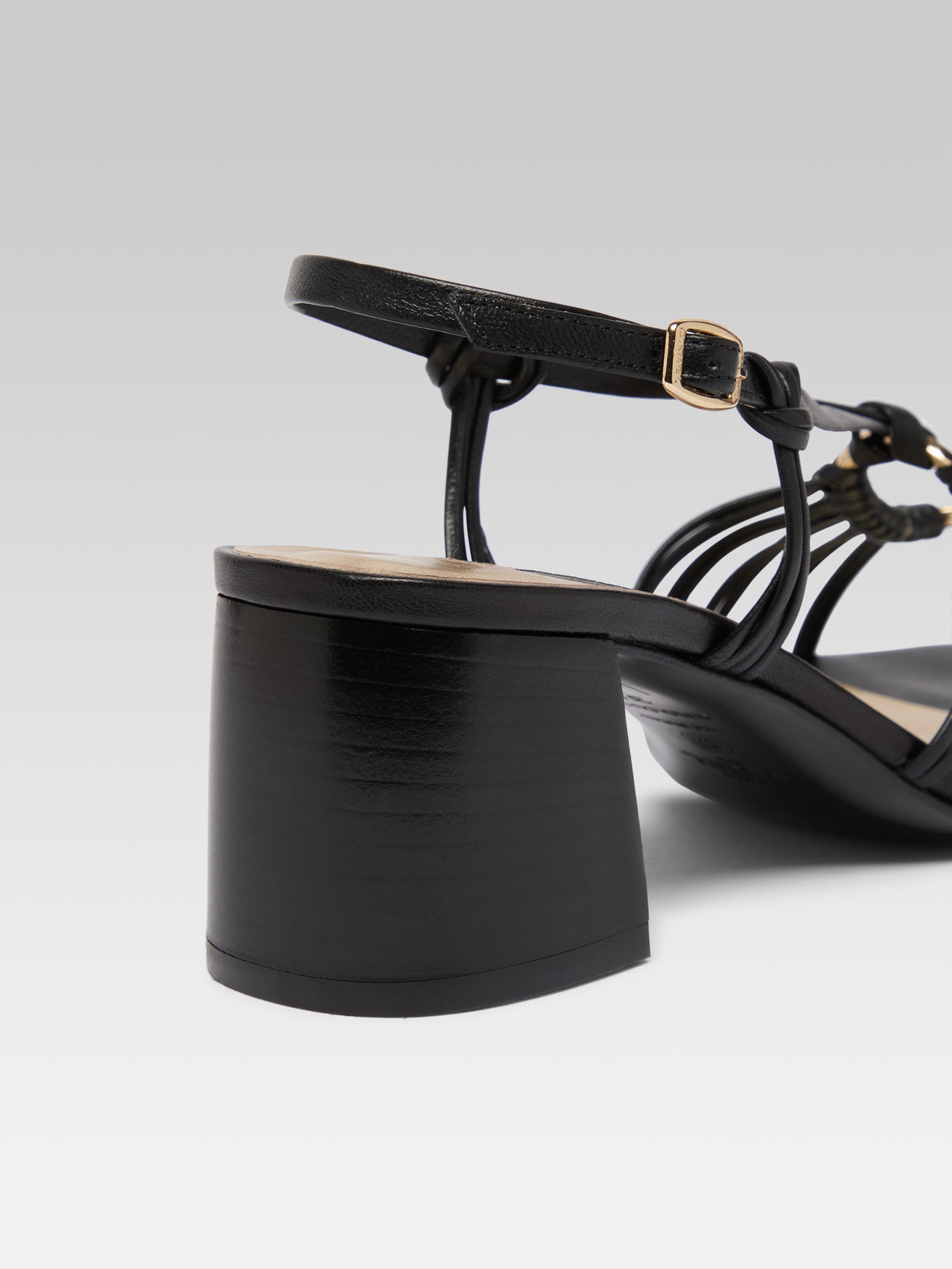 Copacabana - Black leather sandals