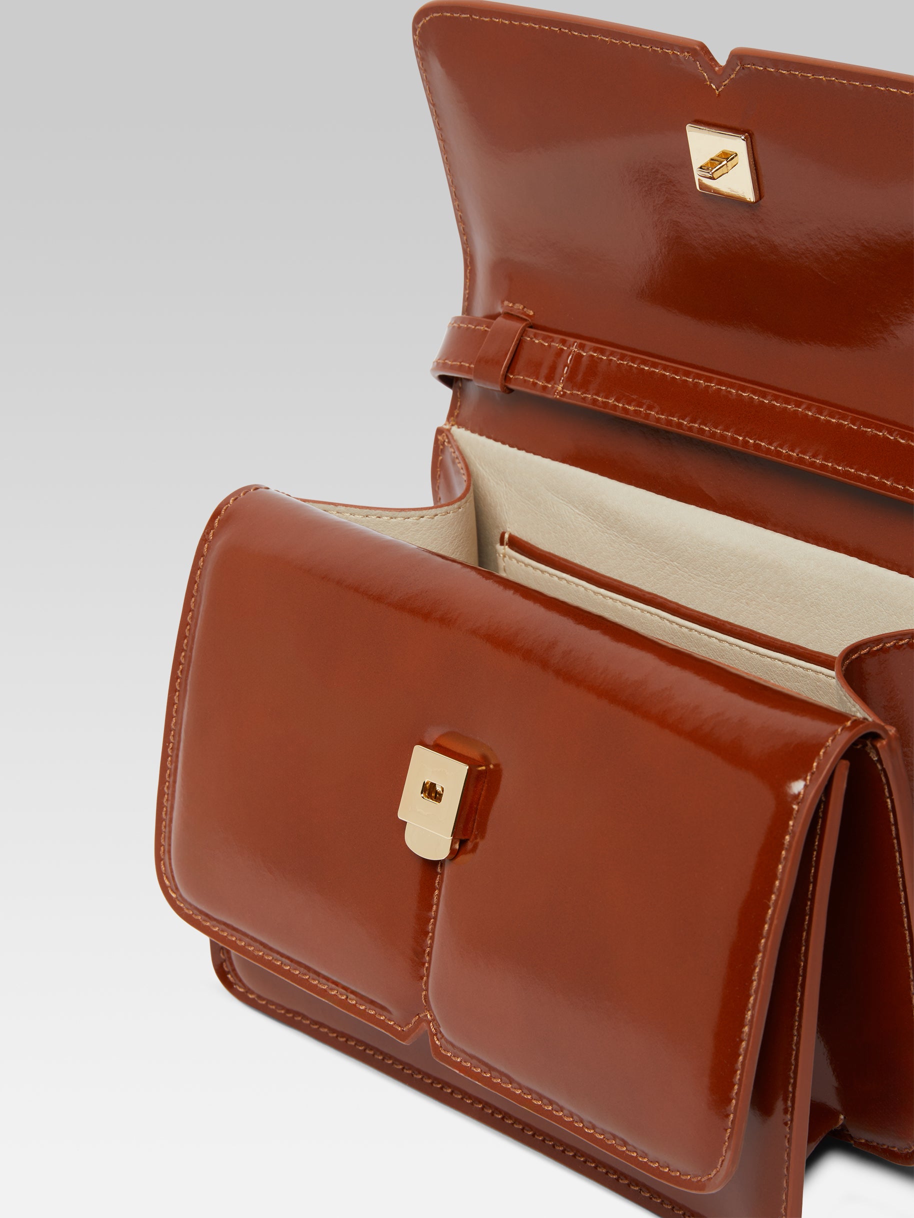 Camel glazed leather handbag Carel Paris