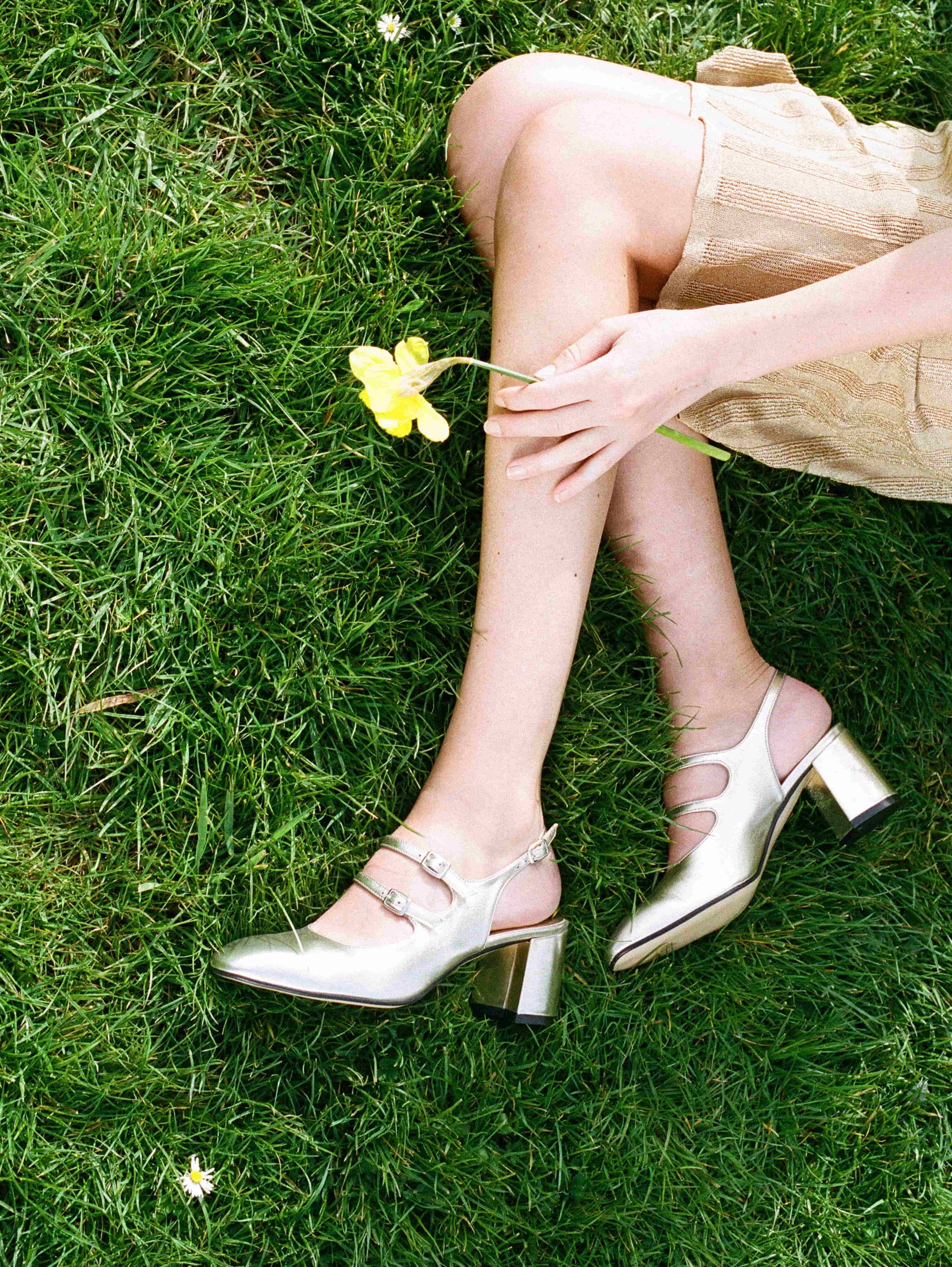 Banana - Platinum laminated leather slingback Mary Janes - Image number 3
