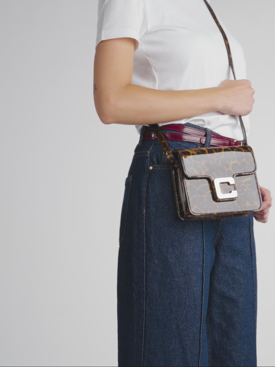 Mini Sorbonne - Sac cuir verni imprimé léopard marron - Image numéro 4